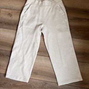 Lululemon cropped Cream Pants